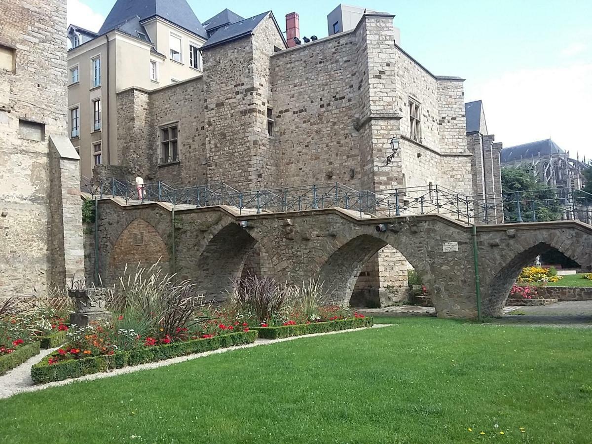 Petite Maison Romantique Au Calme, Coeur Historique Plantagenet, Vue Ville Le Mans Exterior photo